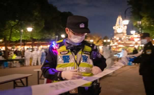 迪士尼归来游客称自费隔离要6千！新冠隔离津贴报销多少钱？推荐！_1
